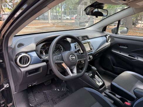 Used 2025 Nissan Versa SV image 29