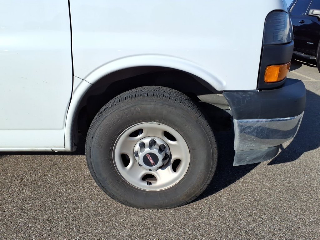 Used 2025 GMC Savana 2500 Extended w/ Driver Convenience Package RWD image 21