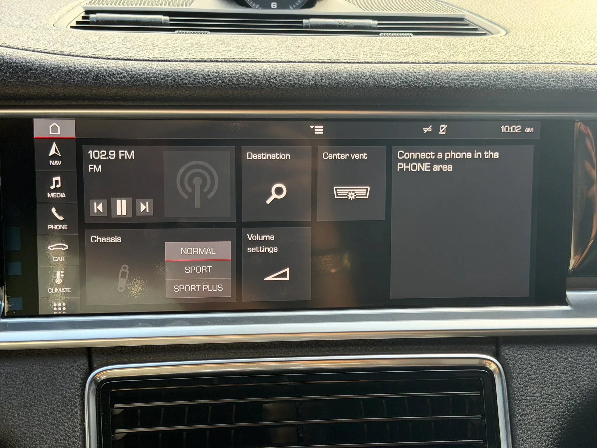 Used 2018 Porsche Panamera 4 AWD/4WD image 37