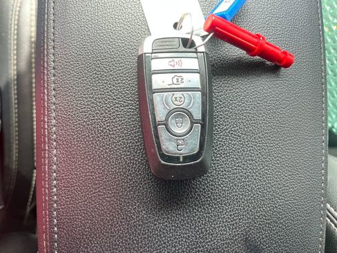 Used 2019 Ford Explorer Limited image 29