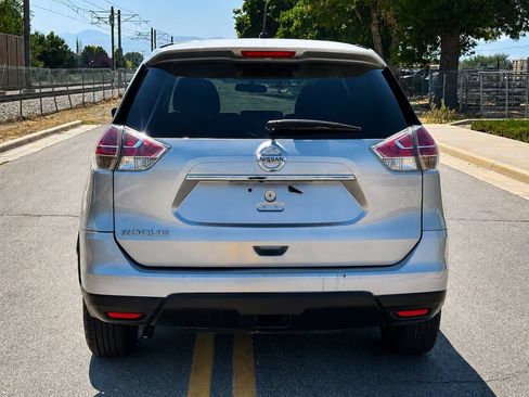 Used 2015 Nissan Rogue S w/ S Family Package FWD image 5