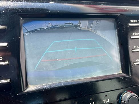 Used 2019 Toyota Camry LE FWD image 11
