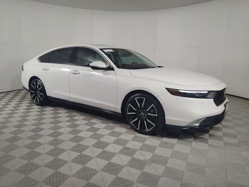 Certified 2025 Honda Accord Touring image 7