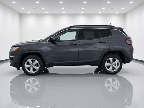 Used 2021 Jeep Compass Latitude AWD/4WD image 2