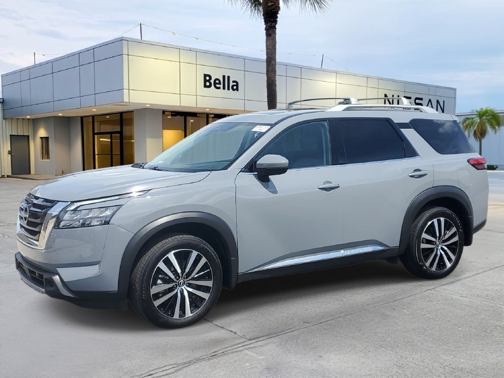 Used 2025 Nissan Pathfinder Platinum w/ Cargo Package FWD image 2