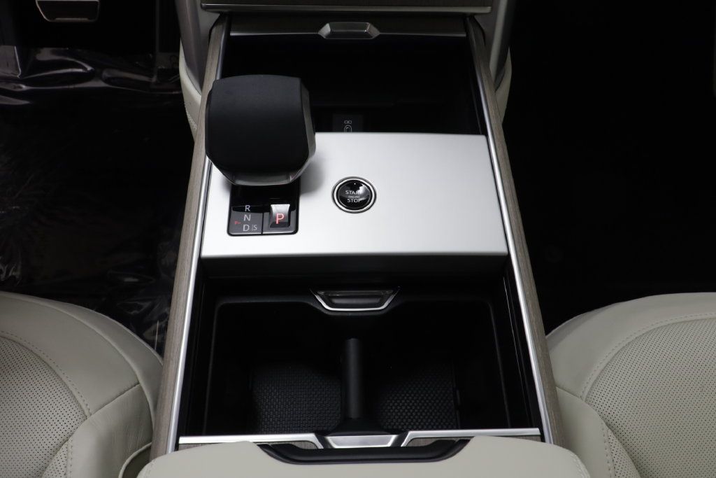 New 2026 Land Rover Range Rover SE AWD/4WD image 14