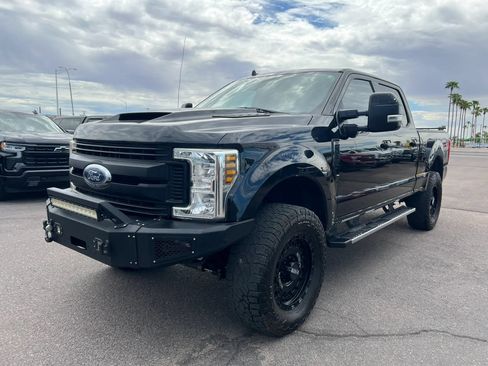 Used 2019 Ford F250 XLT w/ XLT Premium Package AWD/4WD image 1