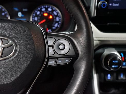 Certified 2022 Toyota RAV4 XLE w/ Convenience Package FWD image 13