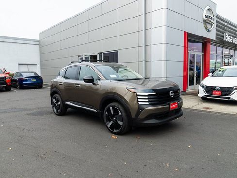 New 2026 Nissan Kicks SR AWD/4WD image 26