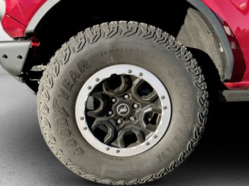 Used 2021 Ford Bronco Badlands image 9