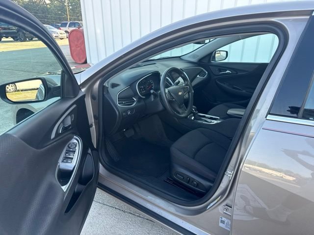 Used 2023 Chevrolet Malibu LT FWD image 18