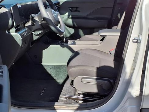 New 2026 Hyundai Kona SE image 15