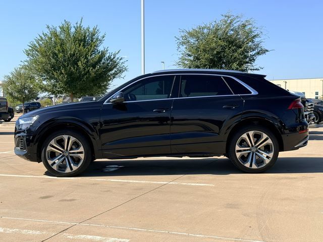 Used 2019 Audi Q8 Prestige w/ Towing Package AWD/4WD image 10