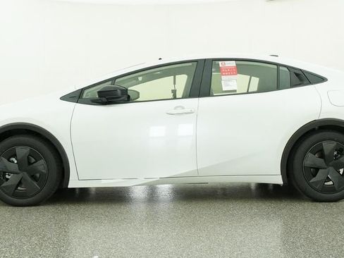 New 2026 Toyota Prius Plug-In Hybrid FWD image 19