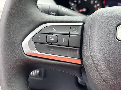 Used 2025 Jeep Compass Limited AWD/4WD image 37