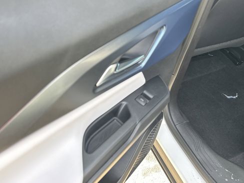 New 2026 Chevrolet Equinox EV LT image 11