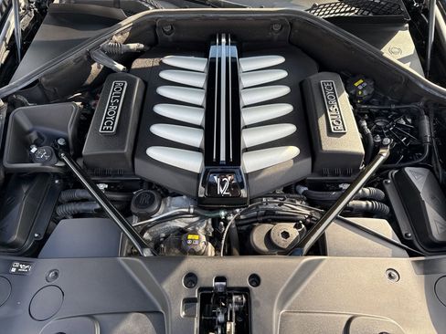 Used 2018 Rolls-Royce Dawn RWD image 66