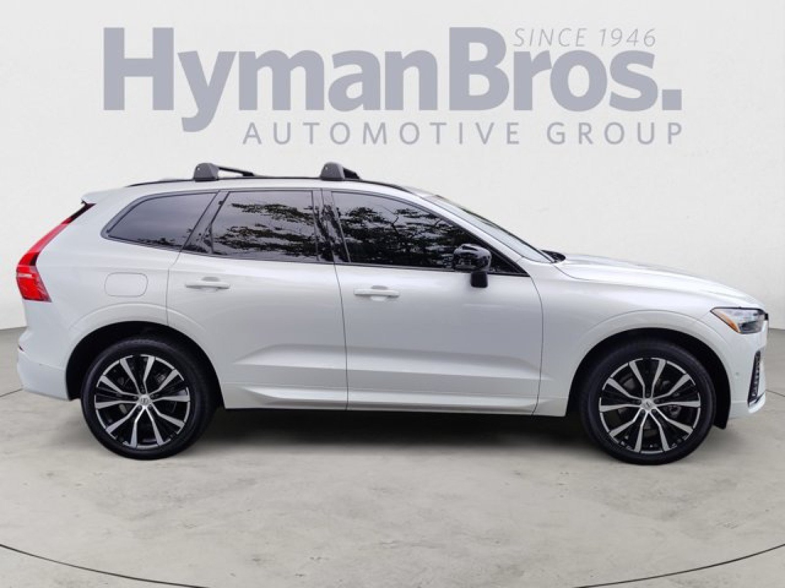 Used 2023 Volvo XC60 B5 Plus w/ Climate Package FWD image 2