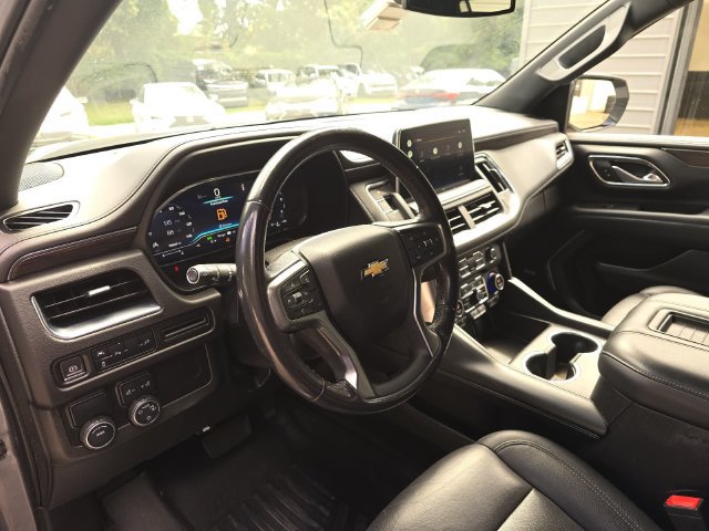 Used 2022 Chevrolet Suburban LT RWD image 14