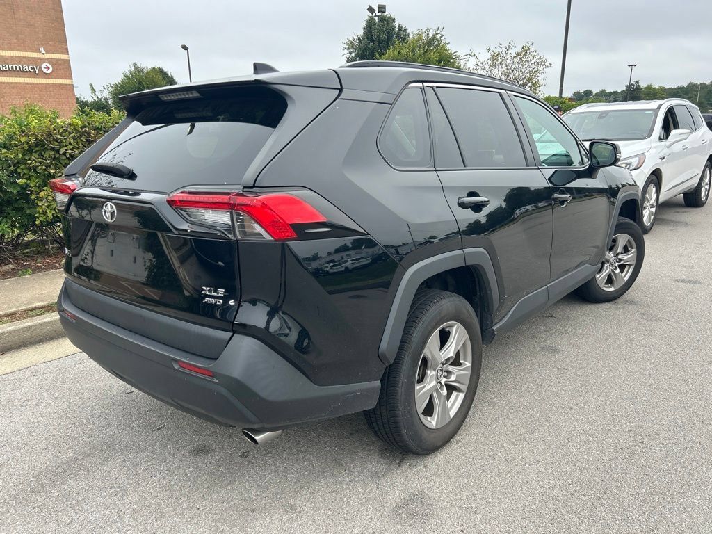 Used 2023 Toyota RAV4 XLE AWD/4WD image 3
