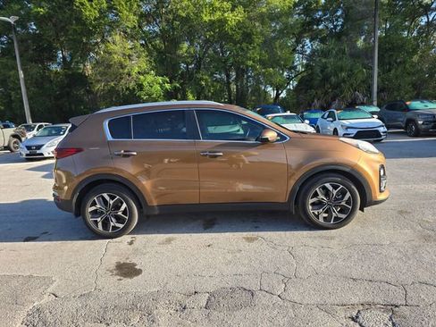 Used 2020 Kia Sportage EX image 3