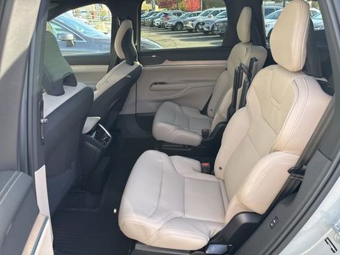 New 2025 Volvo EX90 Plus image 11