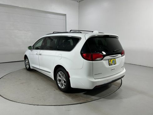 Used 2019 Chrysler Pacifica Limited FWD image 25