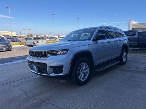 Used 2023 Jeep Grand Cherokee L Laredo w/ Luxury Tech Group I image 4