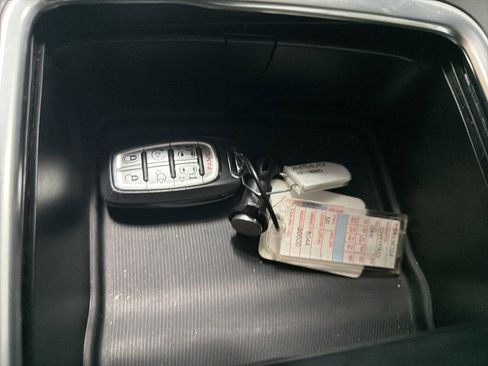 Used 2024 Chrysler Pacifica Touring-L image 45