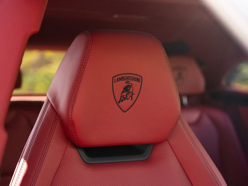 Used 2022 Lamborghini Urus image 64