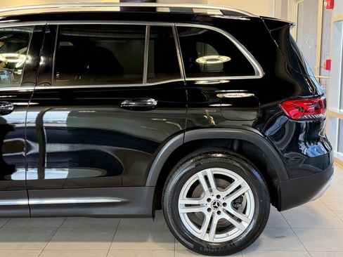 Used 2023 Mercedes-Benz GLB 250 4MATIC image 9