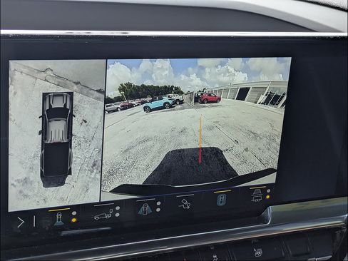 Used 2025 Chevrolet Silverado 3500 High Country w/ Technology Package AWD/4WD image 26
