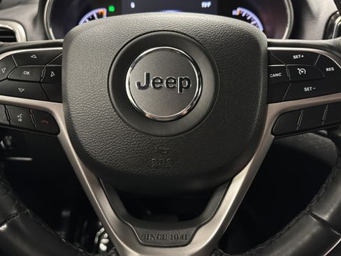 Used 2021 Jeep Grand Cherokee Limited w/ Premium Lighting Group AWD/4WD image 16