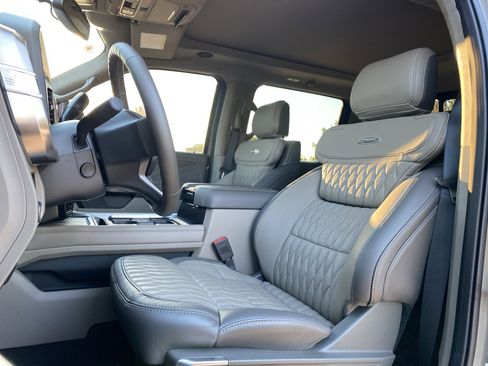 Used 2026 Ford F450 Platinum w/ Platinum Plus Package image 7