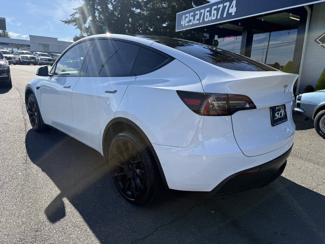 Used 2022 Tesla Model Y Long Range AWD/4WD image 7