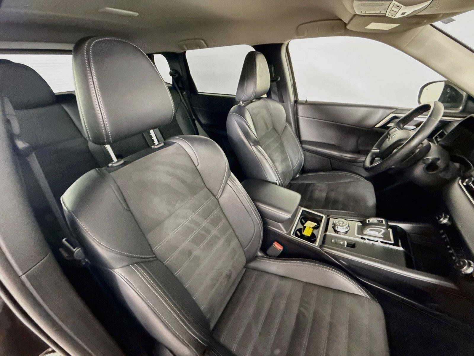 Used 2024 Mitsubishi Outlander SE Black Edition AWD/4WD image 29