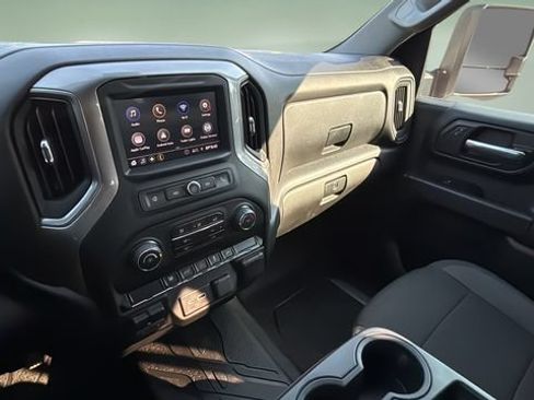 Used 2022 Chevrolet Silverado 2500 Custom w/ Custom Value Package AWD/4WD image 25