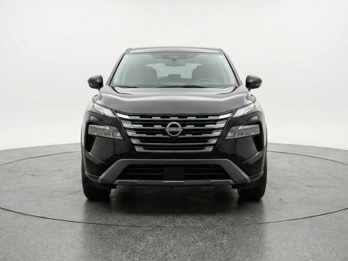 Used 2025 Nissan Rogue SV FWD image 2