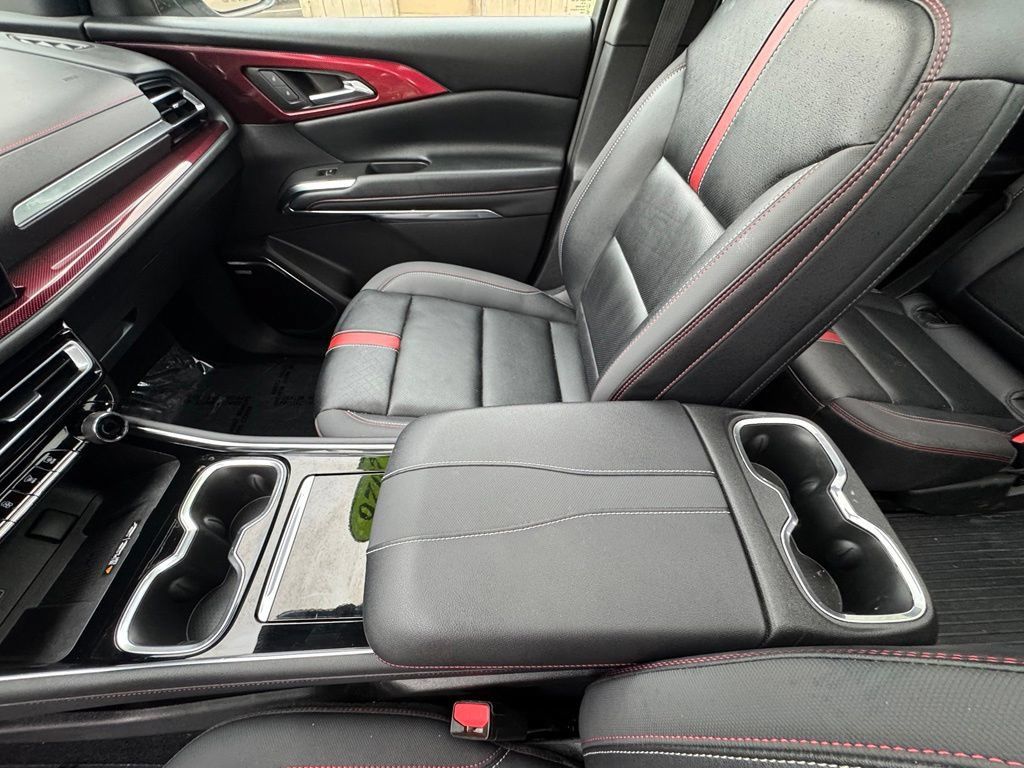 Used 2026 Chevrolet Traverse RS w/ LPO, Floor Liner Package AWD/4WD image 21