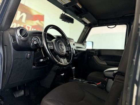Used 2017 Jeep Wrangler Unlimited Sport image 32