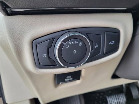 Used 2020 Lincoln MKZ w/ Convenience Package image 39