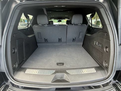 Certified 2024 Chevrolet Suburban RST w/ Luxury Package AWD/4WD image 16