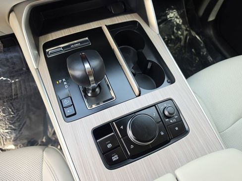 Used 2024 MAZDA CX-90 3.3 Turbo w/ Premium Plus Pkg image 17