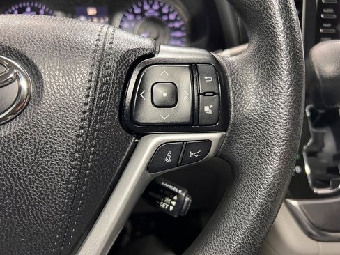 Used 2019 Toyota Sienna LE image 18