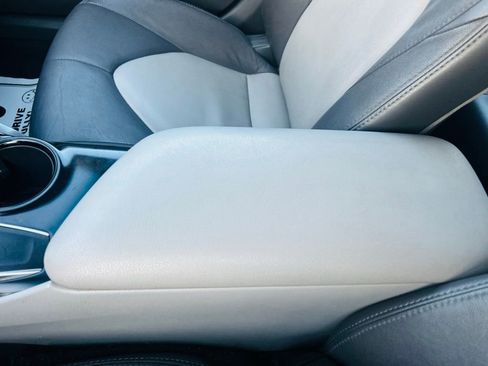 Used 2019 Toyota Camry LE image 67