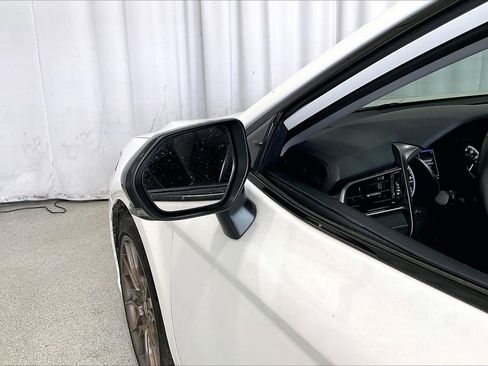 Used 2023 Toyota Camry SE image 10