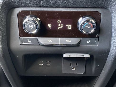 New 2026 Chevrolet Traverse RS image 15