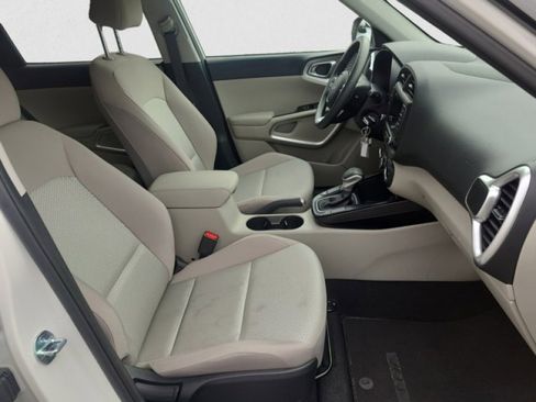 Used 2025 Kia Soul LX image 20