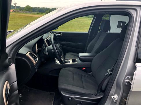 Used 2016 Jeep Grand Cherokee Laredo w/ Quick Order Package 23E image 19