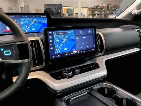 Certified 2025 Ford Expedition Max Active AWD/4WD image 6